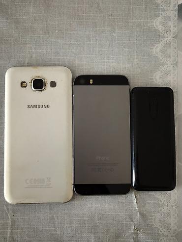 samsung 980: Lot: 3 ədəd mobil telefon - Samsung (ağ rəng, böyük ekranlı Galaxy — 2