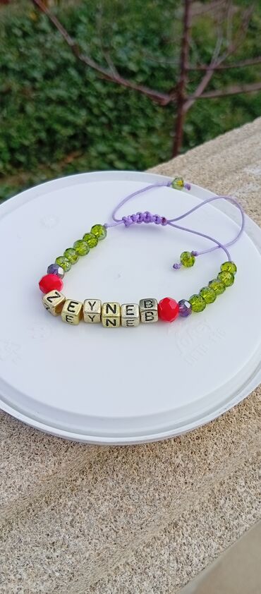 Yemək masaları, oturacaqları: Məhsul: Əl işi tənzimlənən bilərziklər Təsvir: - Rəngli kvadrat/kubr — 4