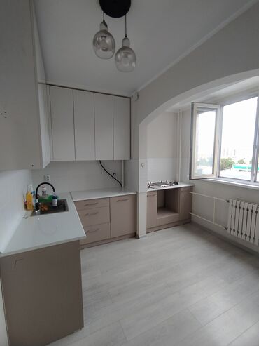 продаю квартиру 1 комн: 1 бөлмө, Менчик ээси, Чогуу жашоосу жок, Толугу менен эмереги бар