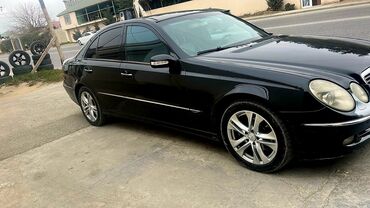 Mercedes-Benz: Mercedes-Benz E-Class: 2.7 l | 2002 il Sedan — 7