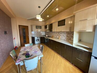 Uzunmüddətli kirayə mənzillər: Nərimanov metrosunun yaxınlığında su sonasına yaxın yerləşən ümumi — 6