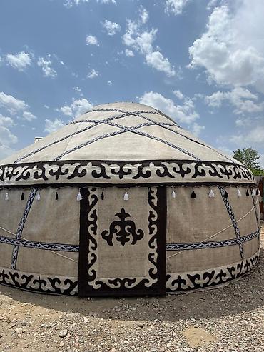 Изготовление юрт: Традиционная юрта с прочным деревянным каркасом и войлочным покрытием — 3