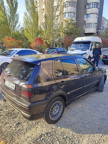 фиолетовая лампа: Volkswagen Golf: 1993 г., 1.8 л, Механика, Бензин, Хэтчбэк — 4