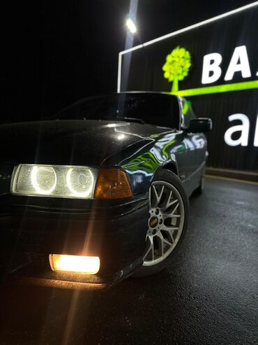 BMW: BMW 3 series: 1.8 l | 1996 il Sedan — 8