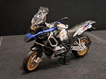 Figurice i makete: Motor BMW R1250 GS 1/12 NOVO! Vrhunski odradjen model BMW-a R1250 — 2