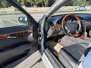 овальный: Mercedes-Benz E-класс AMG: 2004 г., 2.4 л, Автомат, Бензин, Седан — 10