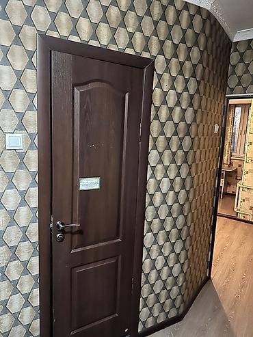 2 rooms: Сдаю комнату в двухкомнатной квартире. В одной комнате живу сам — 3