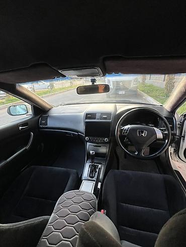 2 8: Honda Accord: 2003 г., 2.4 л, Автомат, Бензин, Седан — 8
