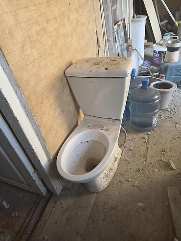 unitaz ve tulpan: Qapı pəncərə unitas tülpan güzgü hamısı birliyde — 7