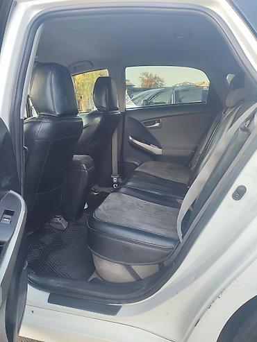 prius 2024: Toyota Prius: 2015 г., 1.8 л, Вариатор, Гибрид, Хэтчбэк — 8