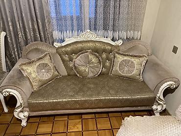 пуф кресло: Klassik üslubda dəbdəbəli dəst: - 3 nəfərlik salon divanı – yumşaq — 1