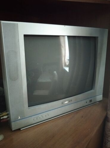 куплю старые телевизоры: Продаю телевизор. Старичок, но работает без нареканий