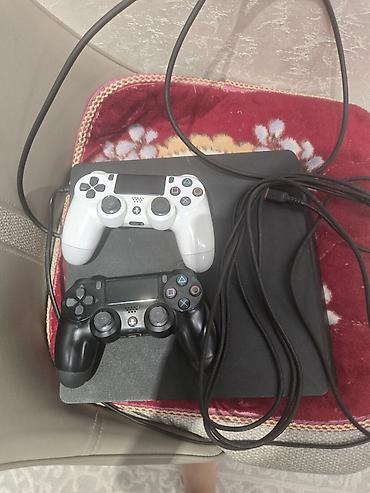 action экшен акшен: Sony PlayStation 4 Slim + 2 геймпада DualShock 4 Комплектация: - — 2
