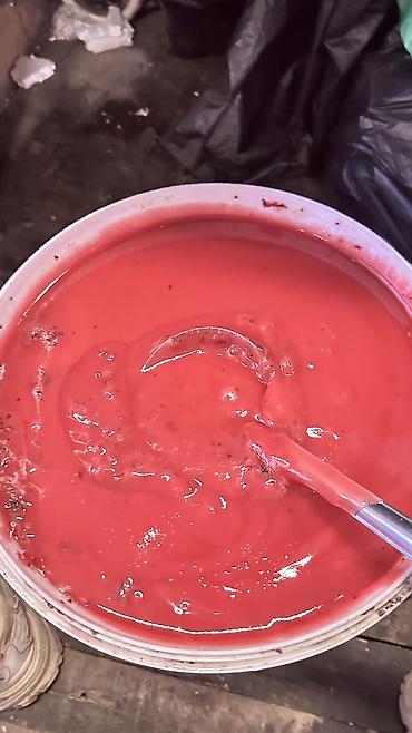 Мёд: Натуральный мёд в банках, несколько вкусов. Ассортимент: - Майский — 26