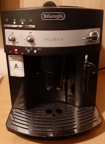 kabl za iphone: Kafe aparat DeLonghi Magnifica ESAM3000. B Made in Italy. U