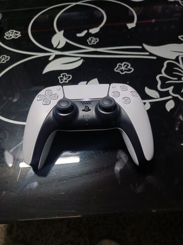 Xbox Series X: PlayStation 5 pultu ideal vəziyyətdədir. yenidən seçilmir. Qiymət