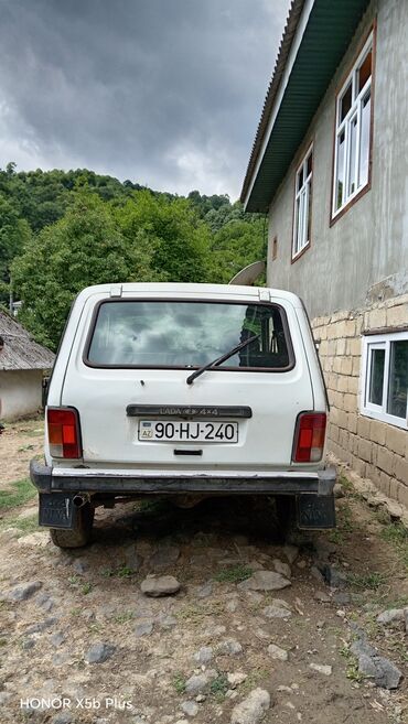 VAZ (LADA): VAZ (LADA) 4x4 Niva: 1.7 l | 2010 il 271000 km Ofrouder/SUV — 5