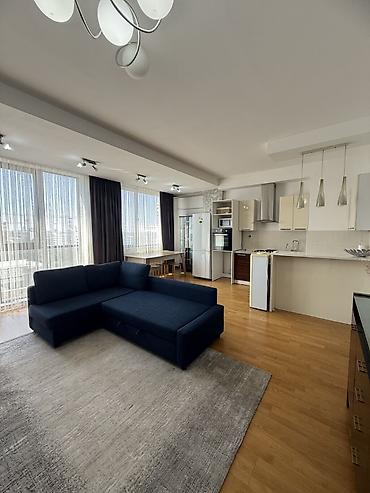 2 8: 2 комнаты, 70 м², Дордой Плаза ТРЦ 8 этаж, Евроремонт — 1