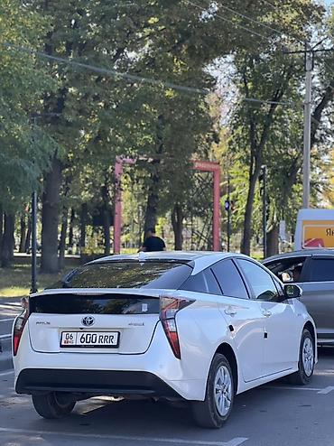 Toyota: Toyota Prius: 2017 г., 1.8 л, Вариатор, Гибрид, Лифтбек — 5