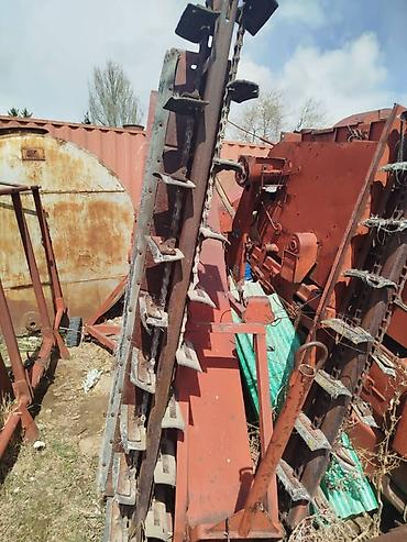 Уборочная техника: Зерноочиститель зернометатель См-4 Отвал-рыхлитель (V-образный) для — 8