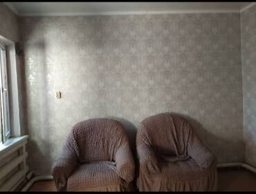 гостиница ош суточный: 40 м², 3 комнаты, Забор, огорожен