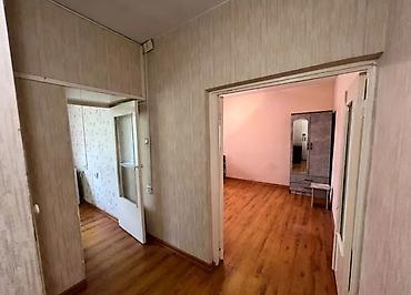 105: 1 комната, 34 м², 5 мкр 105 серия, 1 этаж — 2