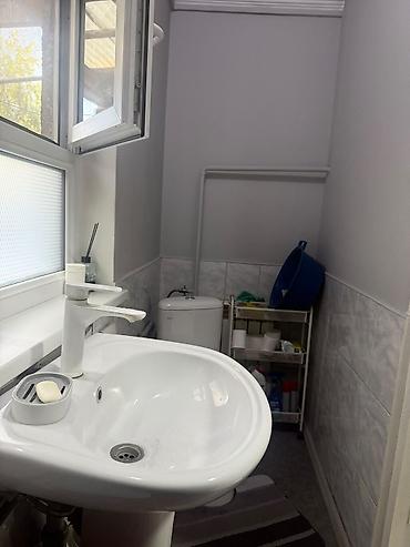 Продажа коттеджей и домов: 3 комнаты, 70 м², 5 соток, Бишкек — 15