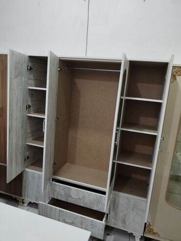 Dolablar: Yeni, Kupe, 4 qapılı Düz dolab, Dolab-asılqan, Almaniya — 8