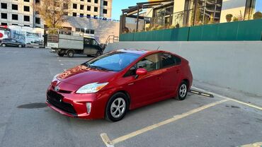 альфард 2015: Toyota Prius: 2015 г., 1.8 л, Типтроник, Гибрид, Хетчбек