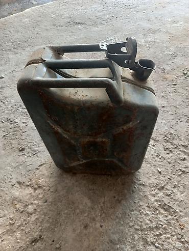 бочки для питьевой воды: Məhsul: Metal yanacaq bidonu - Tutumu: 20 litr (korpusun üzərində — 1