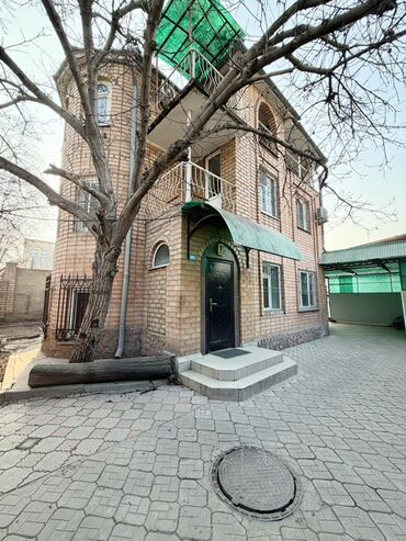 Долгосрочная аренда домов: 200 м², 7 комнат, Видеонаблюдение, Забор, огорожен, Парковка at lalafo.kg — 1 Долгосрочная аренда домов: 200 м², 7 комнат, Видеонаблюдение, Забор, огорожен, Парковка — 1