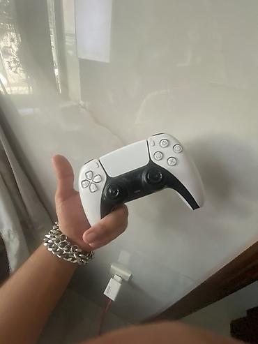 ps5 pultu qiymeti: PlayStation 5 DualSense oyun pultu – ağ/qara rəng - Model: Sony — 1