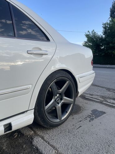 диска и шина: Диски R 19 AMG, Комплект