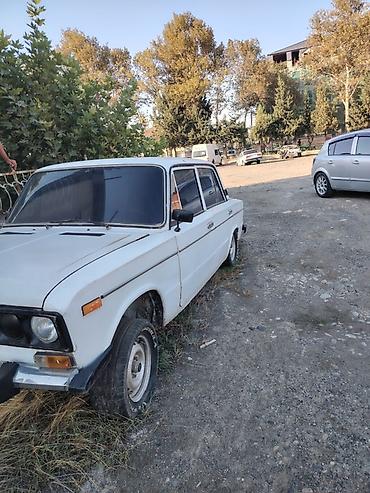 VAZ (LADA): VAZ 2106, ağ rəngli sedan Xüsusiyyətlər: - Kuzov: 4 qapılı sedan, ağ — 6