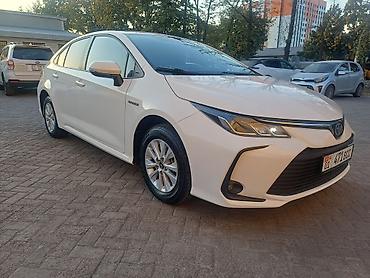 Toyota Corolla: 2021 г., 1.8 л, Автомат, Гибрид, Седан at lalafo.kg Toyota Corolla: 2021 г., 1.8 л, Автомат, Гибрид, Седан