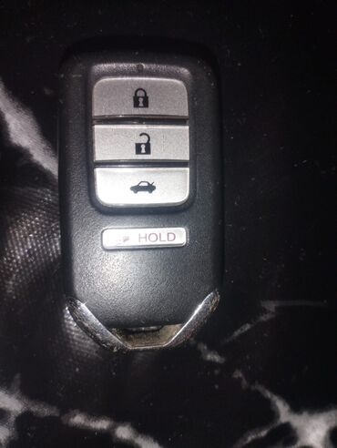 Radiatorlar: Honda smart açar pultu - Marka/loqo: Honda - Rəng: qara korpus, mavi