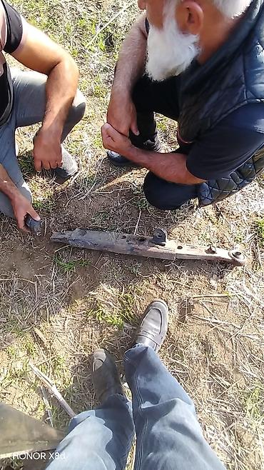 traktor t: Salam 1025 sağ qolundan lazimdi kimde varsa eleqe saxlasın 1025.2 — 2