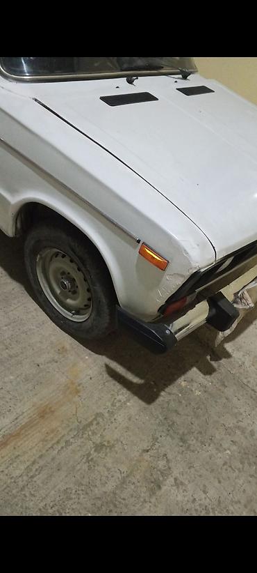 matrix fara: VAZ 2106 sedan – ağ rəng, arxa ötürücülü klassik model. Texniki — 8