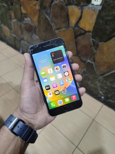 iphone qiyməti: IPhone 8 Plus, 64 GB, Qara, Qırıq