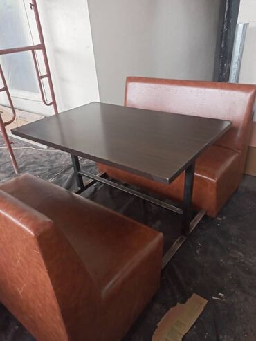 столы стулья для кафе и ресторанов: 2 комплекта диван и стол за комплект звонить по телефону