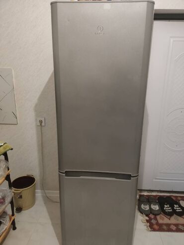 ikinci el soyducular: Soyuducuların Hər ikisi birlikdə satılır indesit işləkdir sadəcə qazı