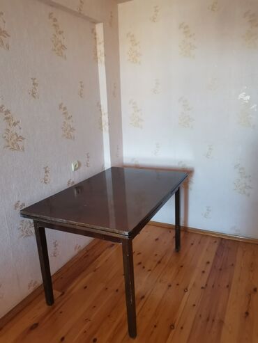стол на колесиках: Qonaq masası, İşlənmiş, Açılan, Taxta, Kvadrat masa