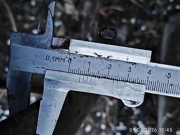 Тиски: Продаю комплект: 1) Металлический верстак (столешница ~8 мм, ножки — 6