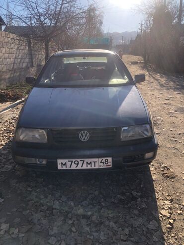 машина арзан баада: Volkswagen Vento: 1994 г., 1.8 л, Механика, Бензин, Седан