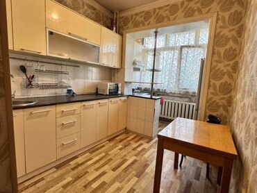 ош продажа квартира: 3 бөлмө, 62 кв. м, 105-серия, 2 кабат, Косметикалык ремонт