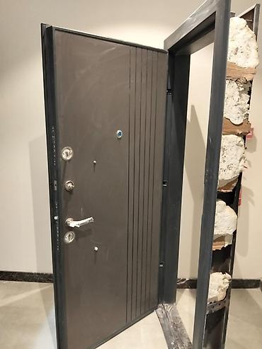step deke: Metalkonstruksiya dəmir giriş qapısı - Material: qalın polad gövdə və — 1