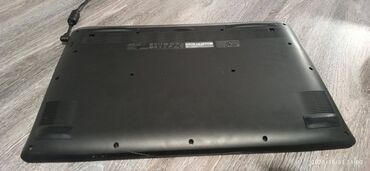 Acer: Intel Core i7, 16 GB OZU, 17 " — 10