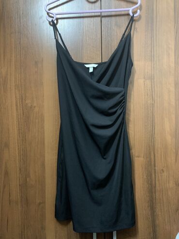 черное спортивное платье: Повседневное платье, Лето, Короткая модель, S (EU 36), M (EU 38), L (EU 40)
