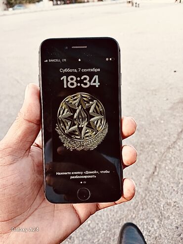 audi 100 maşın alacaq: IPhone 8, 64 GB, Qara, Barmaq izi