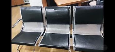 Ofis ləvazimatları: 3 lü kreslo gözləmə 3 dəst var çox yaxşı vəziyyətdə — 4